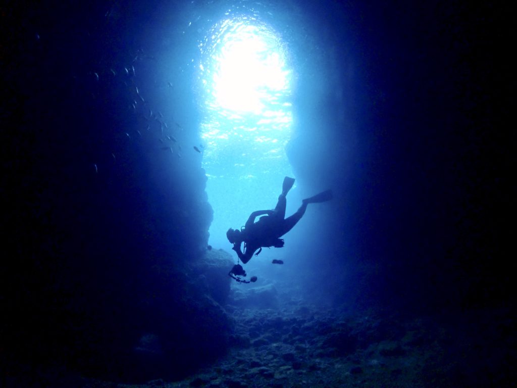 恩納村 青の洞窟