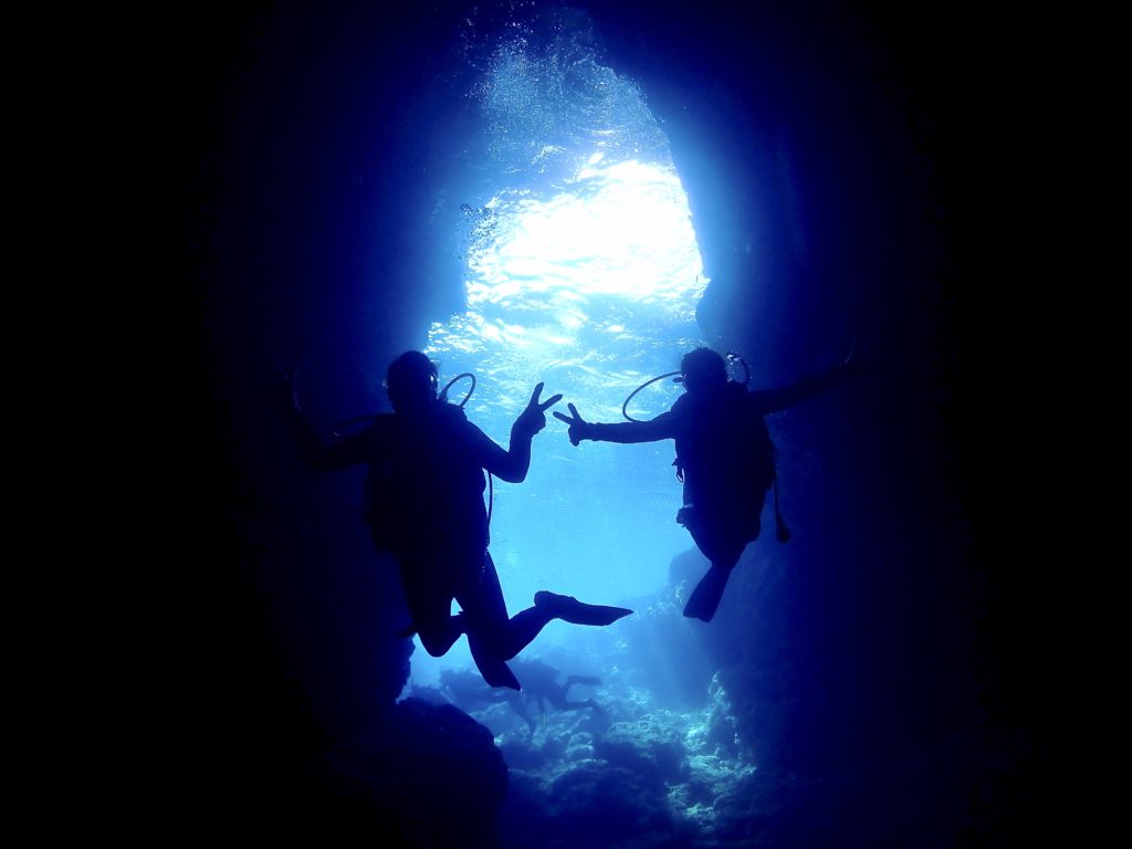 PADIアドバンスライセンス講習 青の洞窟