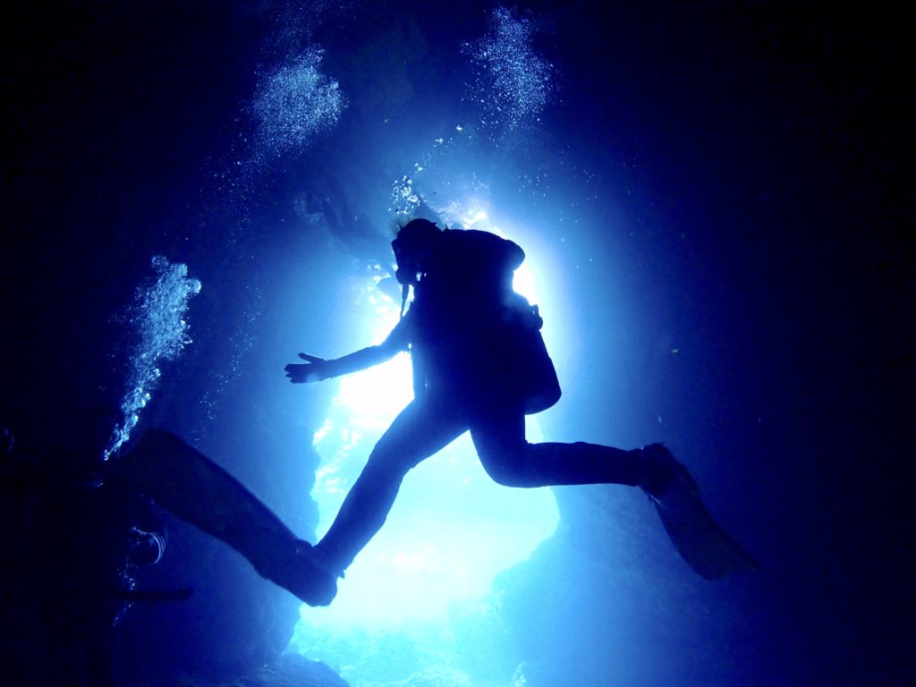 PADIアドバンスライセンス講習 恩納村