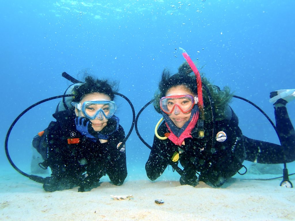 女性ダイバー　ファンダイビング