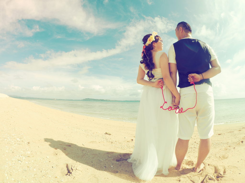 沖縄　ビーチウエディング