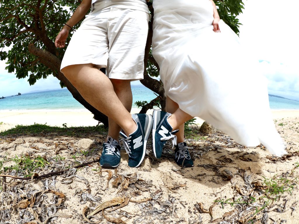 ウエディングフォト　お揃いスニーカー