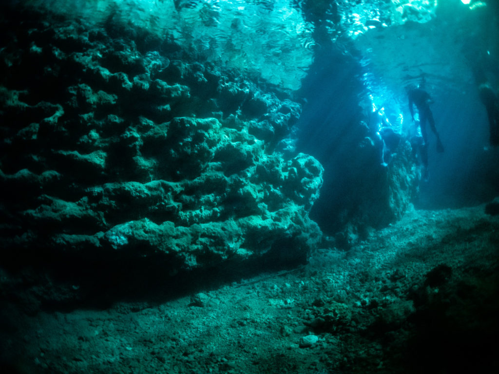 青の洞窟 ファンダイビング