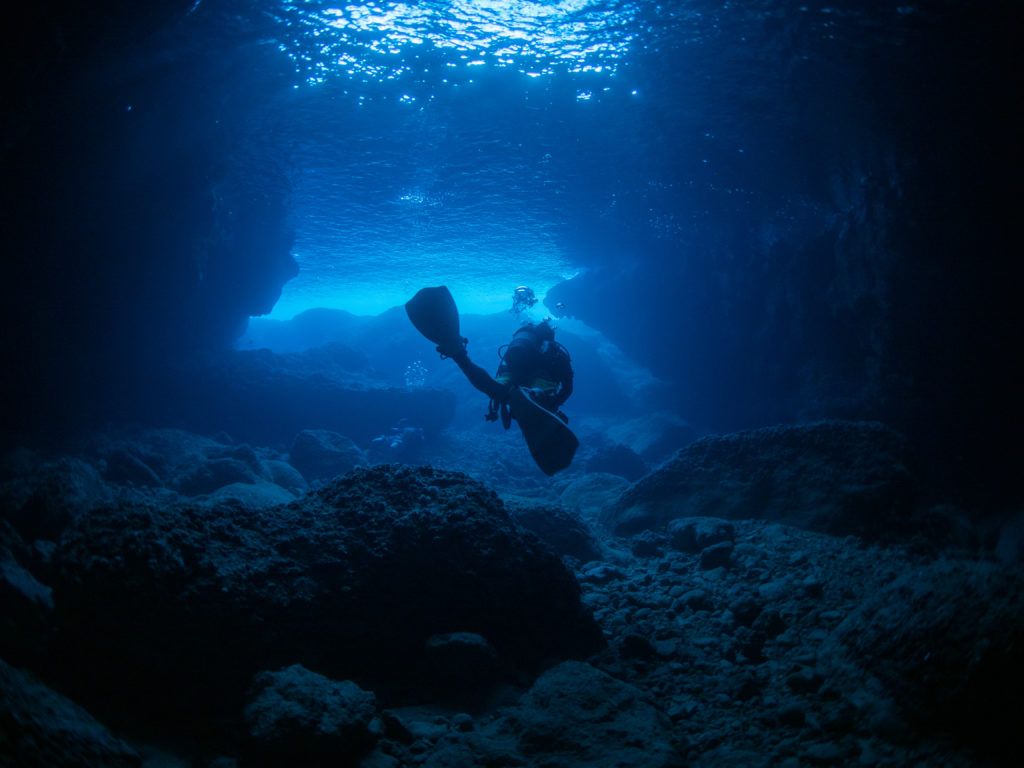 万座　ファンダイビング