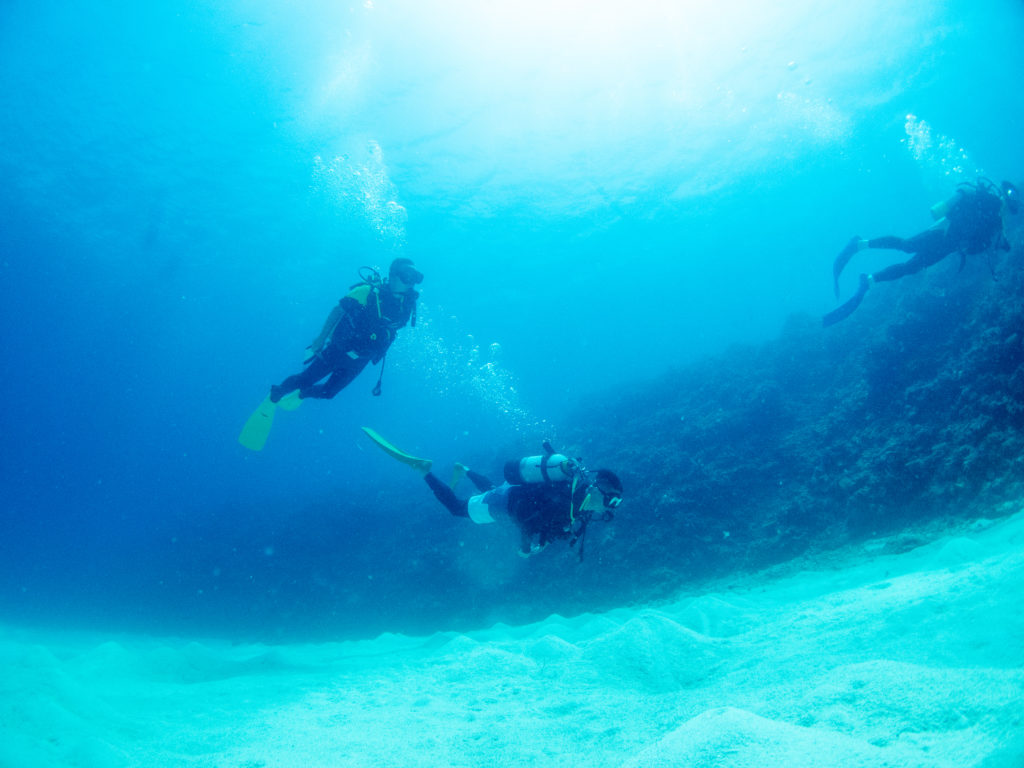 万座　ファンダイビング