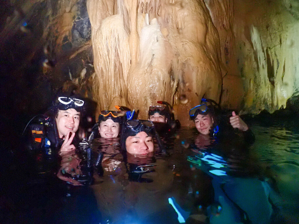 辺戸岬ドーム 水中鍾乳洞