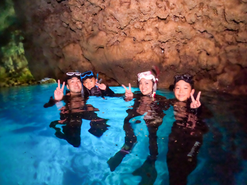 青の洞窟　スノーケリング