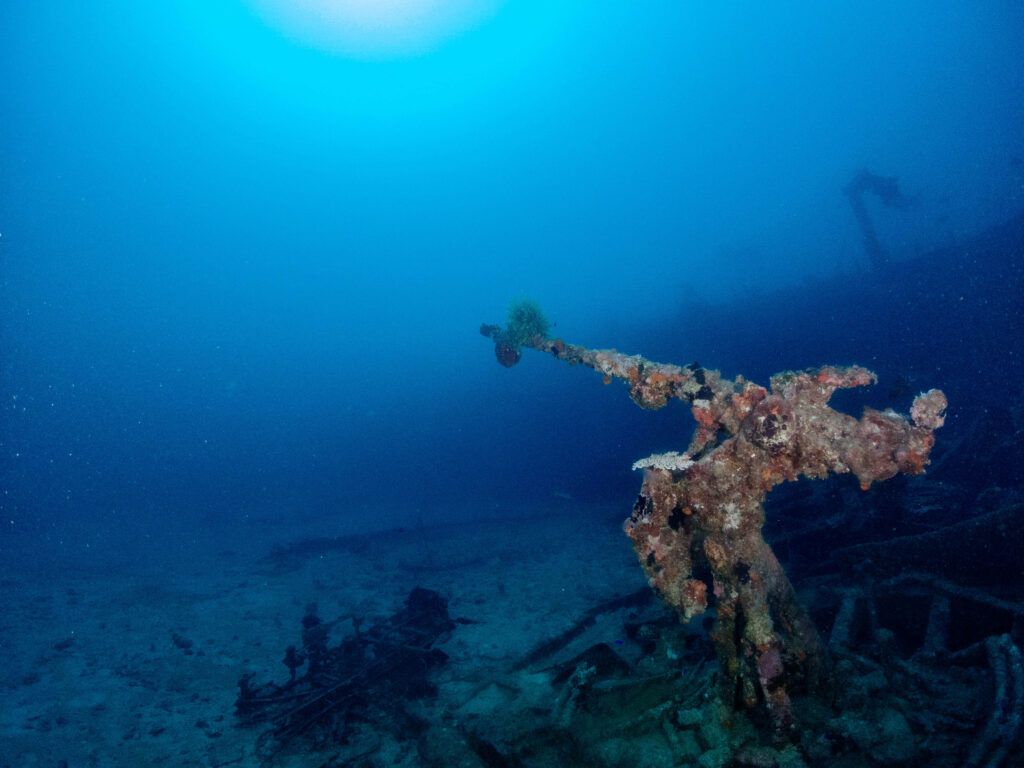 USSエモンズ ダイビング